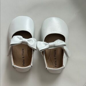 Felix & Flora White Kids Dress Shoes with Bow